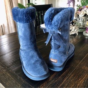 Lamo Blue Suede Boots Size 9 Newer with Faux Fur Trim